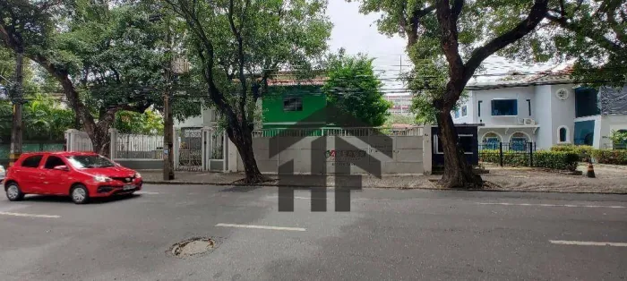 Casa Comercial de 413m² para alugar ou vender, localizada em Santo Amaro, Recife - Pernamb