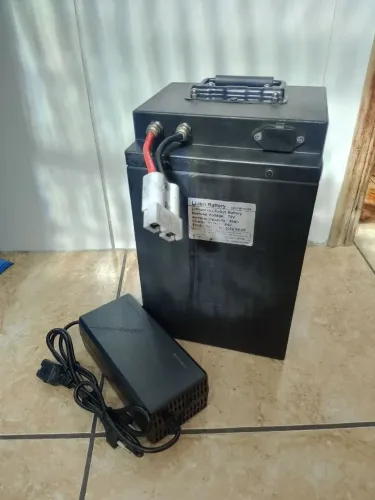 Bateria 72v 30Ah + carregador brinde