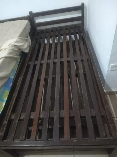 cama de solteiro. em massaranduba.