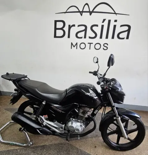 TRIUMPH T100 BLACK