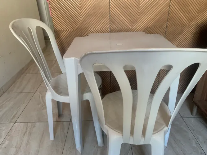MESA + CADEIRAS