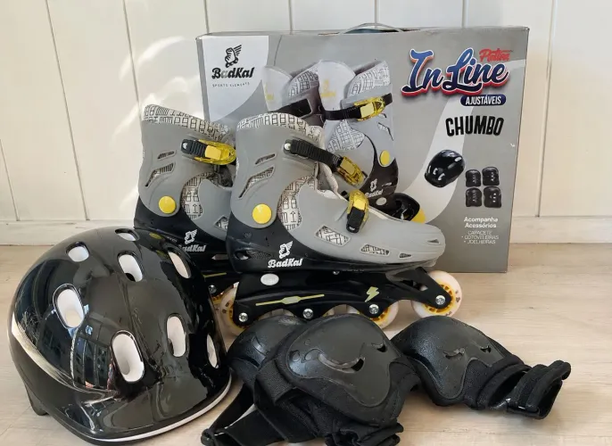 Patins Inline BadKal Ajustável 34-37 + Capacete e Proteções - Usado 3x