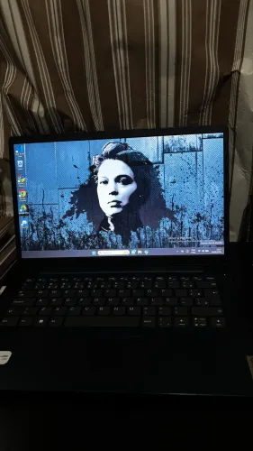 Notebook Lenovo IdeaPad 1i Core i3-1215U 256GB SSD 14" ? Seminovo