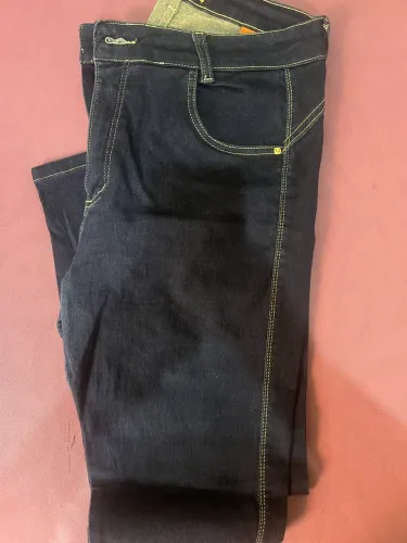 Calça seminova usada 2x não deu em mim azul escura top de linda