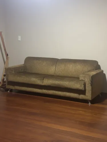 Sofá elegante 3 lugares