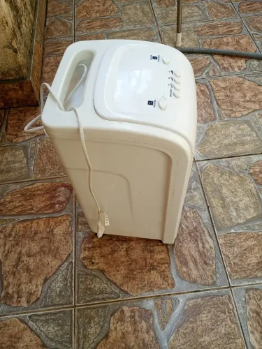 ? Climatizador de Ar Portátil Elgin 3,5L - 127V