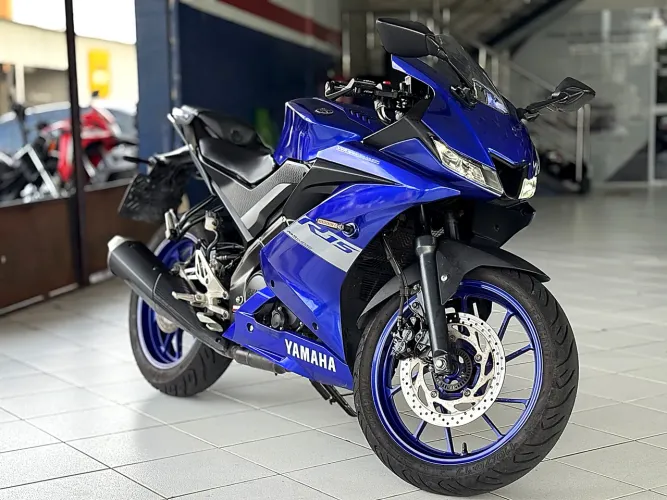 Yamaha R15 Azul 2024