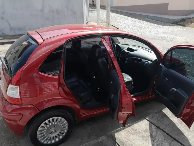 Citroen C3 GLX 1.4/ GLX Sonora 1.4 Flex 8V 5P 2011
