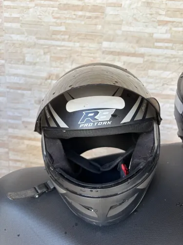 Capacete