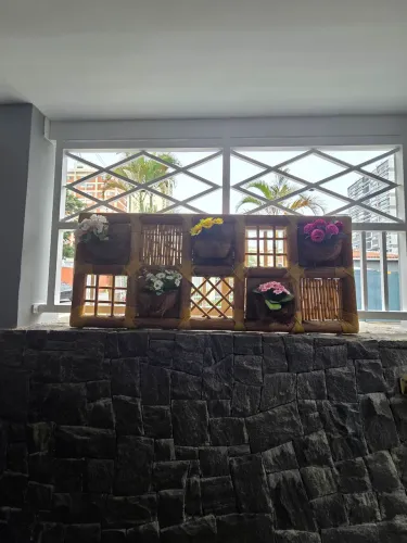 PAINEL DE PAREDE PARA PLANTAS