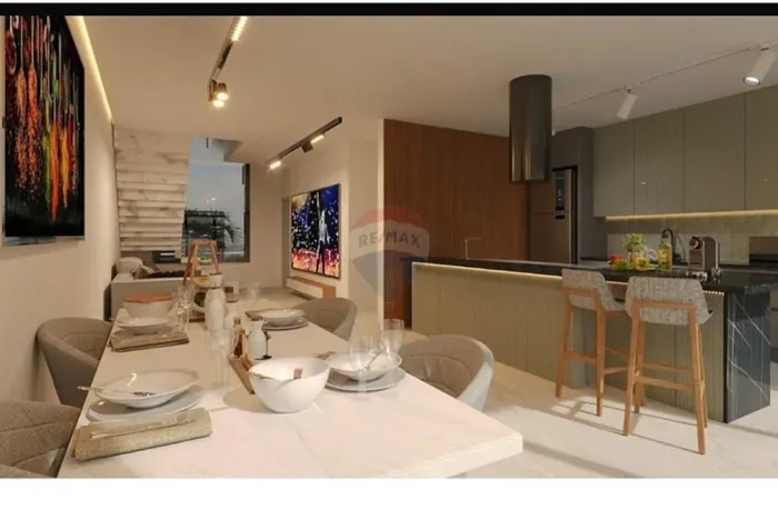 Sobrado Triplex em Pinhais