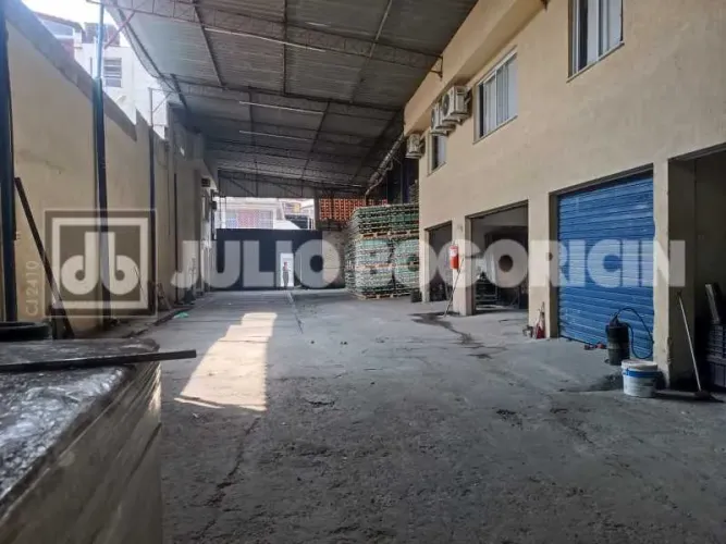 Galpão : / Comercial / Piedade