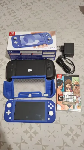 Vendo Nintendo Switch Lite MAIS JOGO E ACESSÓRIOS
