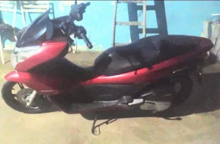 Vendo PCX 150 Ano 2013<br>(Precisa refazer o motor)<br>R$ 7.000<br>Documento OK <br>Aceito proposta!