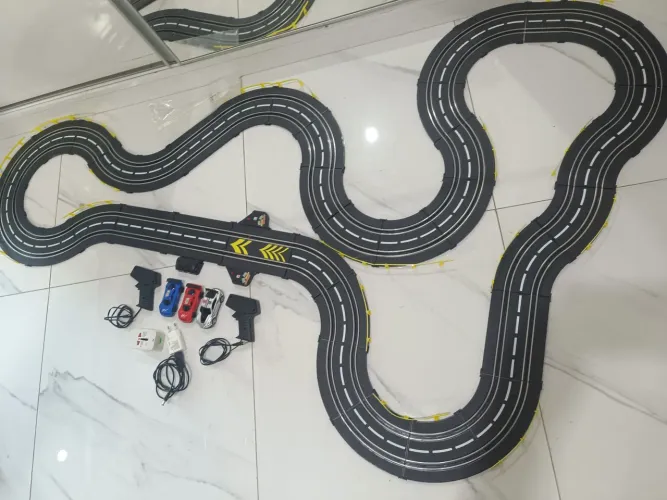 Autorama pista de 7 metros de pista rápida 1/43 completa e funcionando perfeitamente