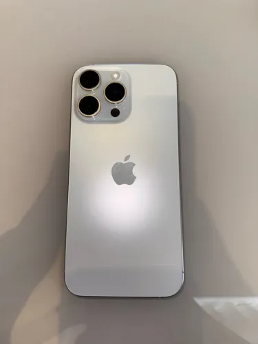 iPhone 15 Pro Max novíssimo!
