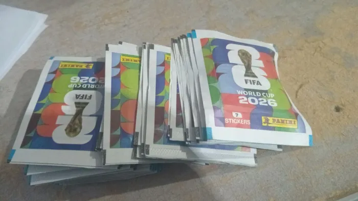 Figurinhas da copa- Queima de estoque 50 pacotes por 250 reais ou unidade 5,25 casa .