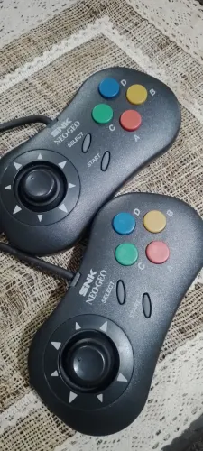NEOGEO AES COM 2 CONTROLES CARTUCHO MULTIJOGOS