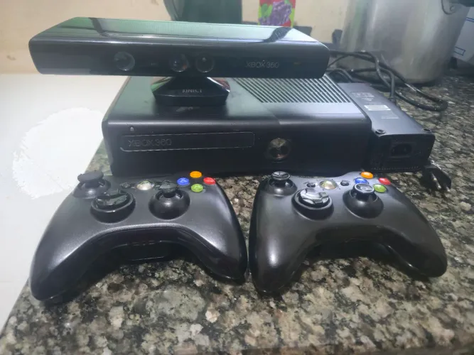 Xbox 360 RGH com kinect