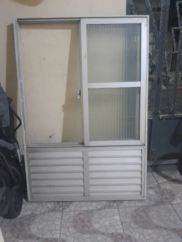 Janela e porta de alumínio por R$450,00
