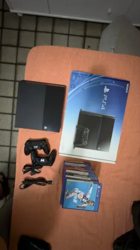 PS4 impecável!!!