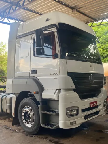 Vendo um AXOR 2544 6X 2. ANO 2011 ÚNICO DONO, MOTOR NOVO.