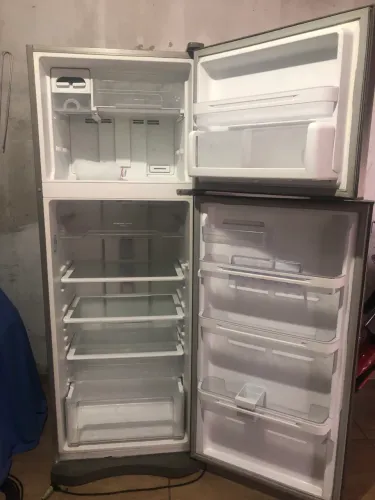 GELADEIRA ELECTROLUX FROSSFREE 