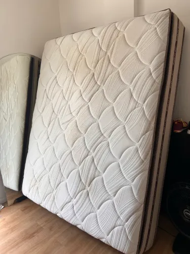 Vendo cama Queen