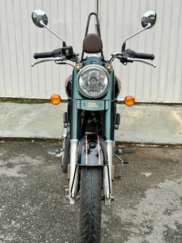 Royal Classic 350 2023 verde