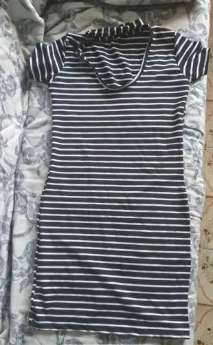 Vestidos novos, cada um por 15,00 cada
