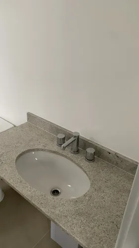 Pia banheiro em granito com torneira Docol - Nova