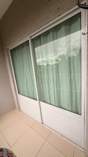 Porta vidro com alumínio 
