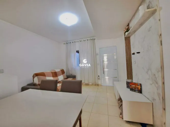 Casa à venda no Sítio do Campo em Praia Grande.