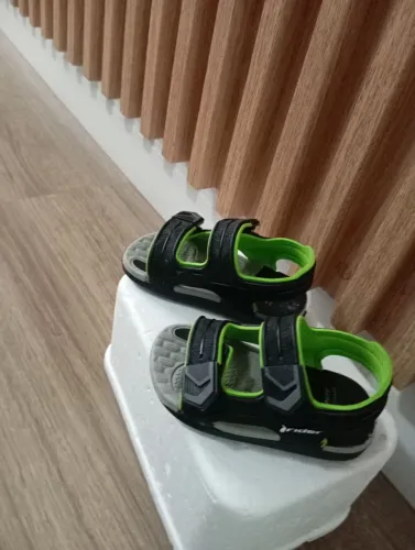 Sandália Infantil Menino Preto e Verde - Tamanho 19 - Nova