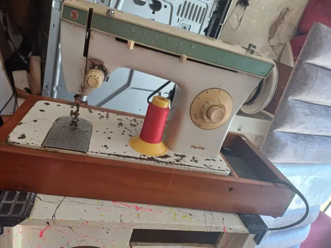 Maquina de costura singer