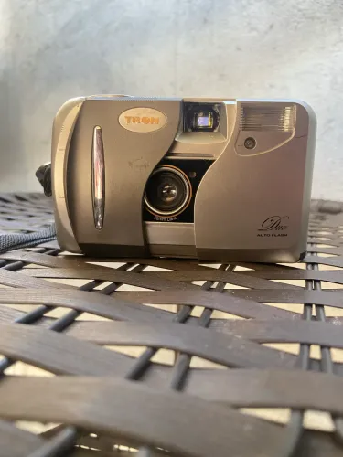 Vendo esta câmera fotográfica analógica vintage Tron Duo Auto Flash para Decoração