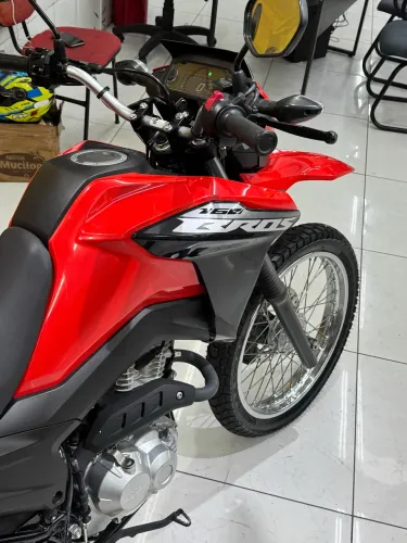 Honda Bros 2025 160 Cc- Com 800 km Só - Acompanha MANUAL, Nota fiscal - Vai emplacada