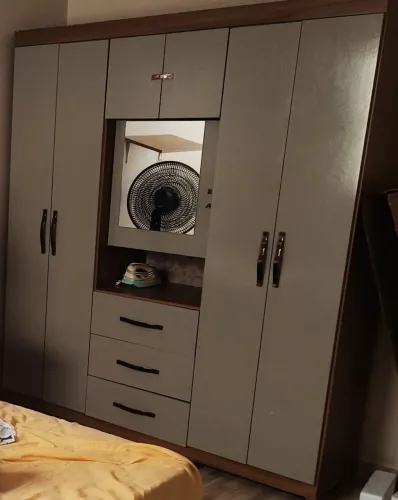 Doação de guarda roupa