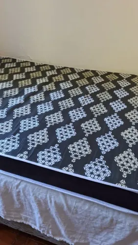 ***VENDO COLCHÃO ORTOPÉDICO DE CASAL MAIS ESPELHO MOLDURA ESTILO EGÍPCIA***