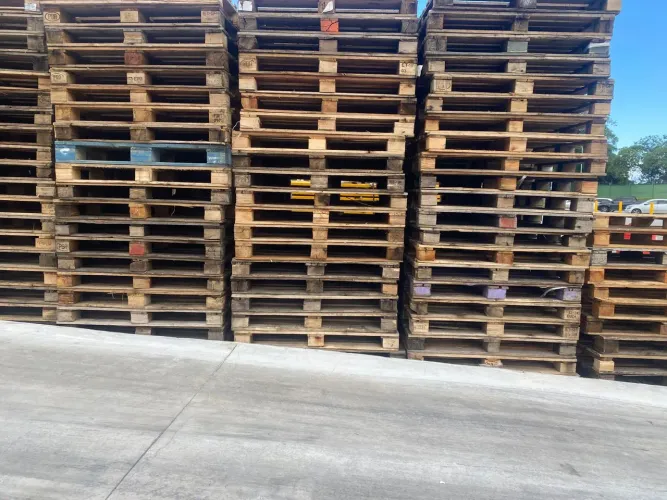 Palete PBR reforçado 1,00m x 1,20m temos em grande quantidade