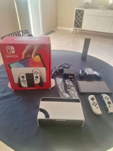 Nintendo Switch OLED Branco + 6 Jogos + Cartão 128GB