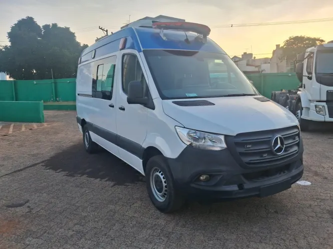 Mercedes-Benz Sprinter 317 Furgão Longo T.a. 2.0 Dies. 2024