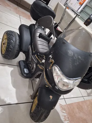 Moto elétrica infantil