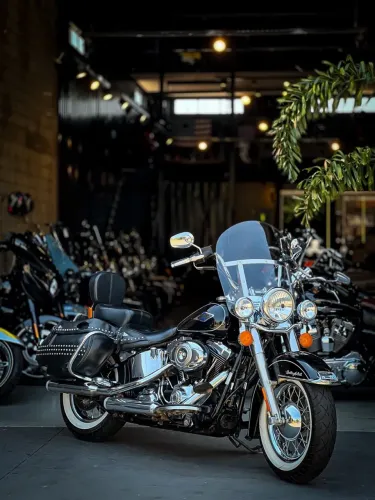 HARLEY-DAVIDSON HERITAGE SOFTAIL CLASSIC FLSTC  2015