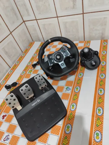 Volante Logitech G920 com câmbio 