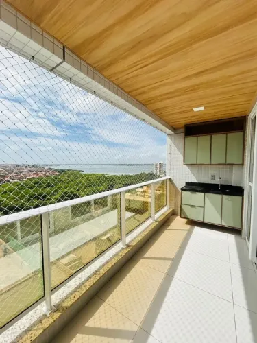 APARTAMENTO PROJETADO NA PENÍNSULA COM 3 SUÍTES