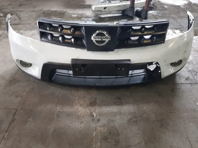 Para choque Nissan OriginaL.