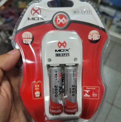 Kit Carregador de pilha e Bateria + 2 Pilhas AA Mox CP31 
