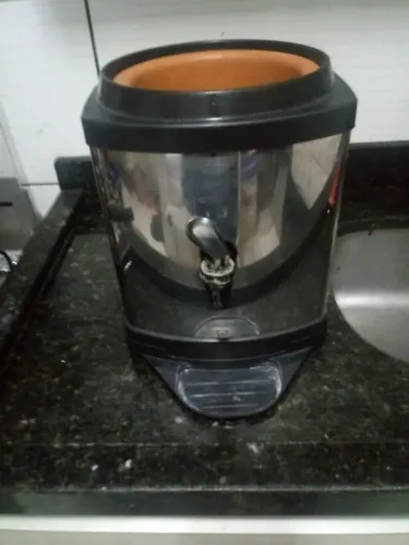 Bebedor em inox com suporte de barro