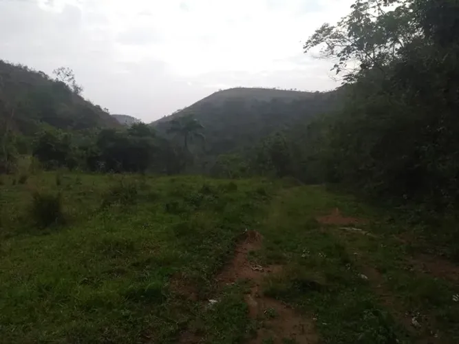 Fazenda localizada , Rio das Flores.